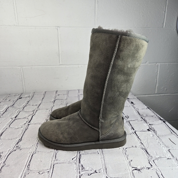 Ugg 5185 gray tall classic shearling boots - Picture 7 of 7